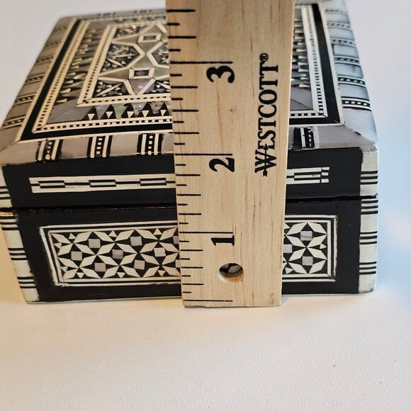 Vintage Mother of Pearl Inlay Wooden Trinket Jewelry Box made in Egypt - Picture 6 of 11